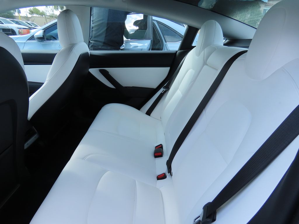 Thumbnail: 2021 Tesla Model 3 - 10