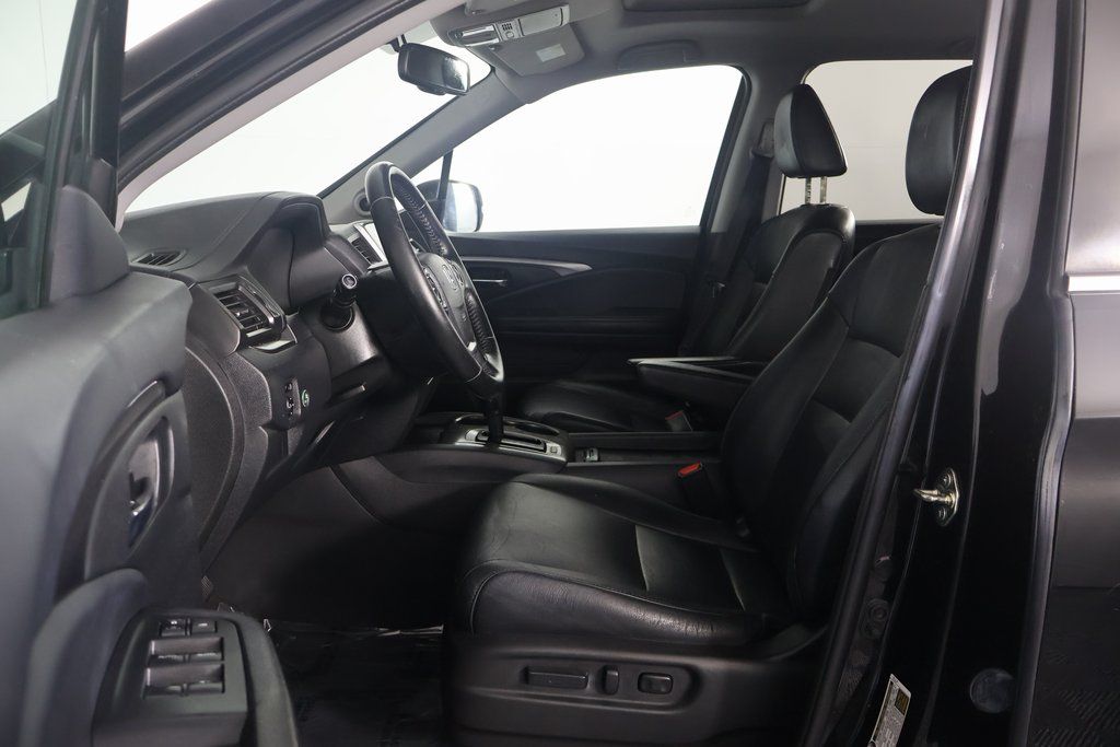 Thumbnail: 2016 Honda Pilot - 8