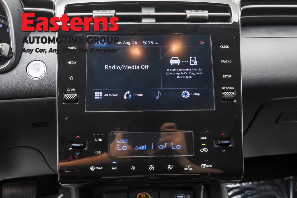 Used 2024 White Hyundai SEL image 12