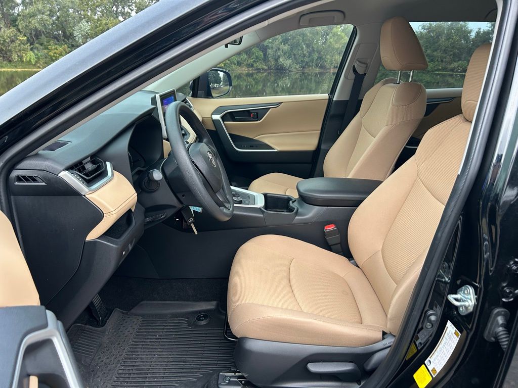 Thumbnail: 2025 Toyota RAV4 - 14