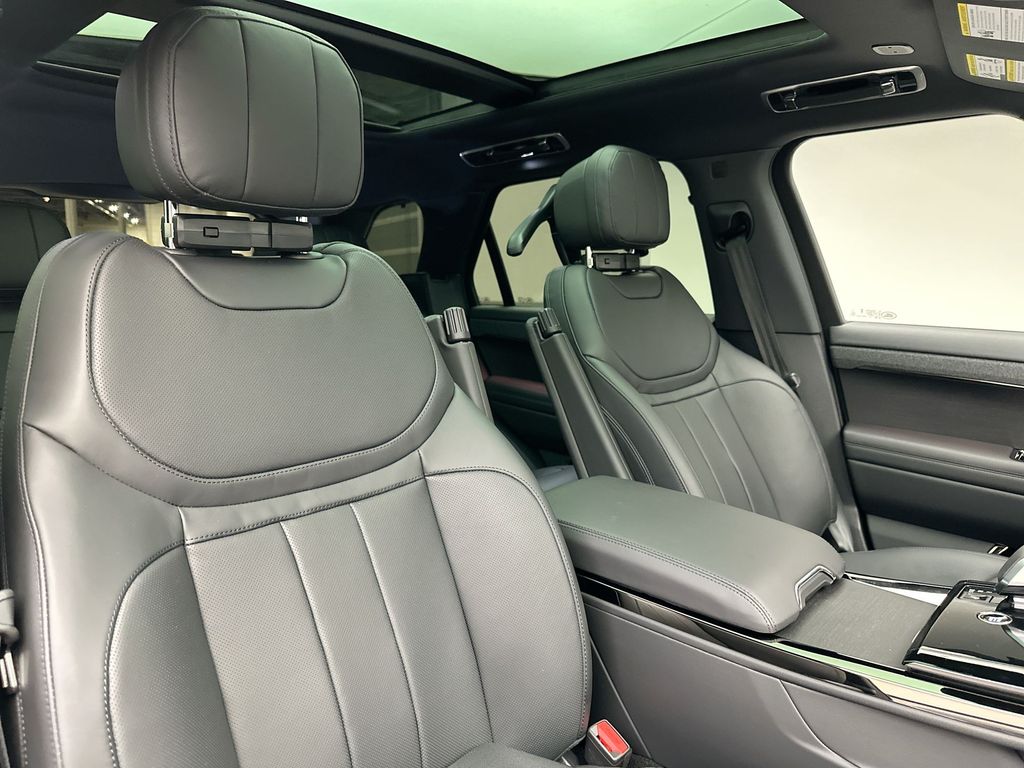 2025 Land Rover Range Rover Sport SE 5