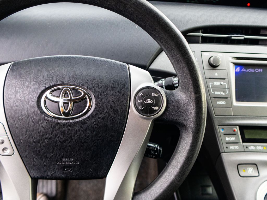 Used 2015 White Toyota Two image 36