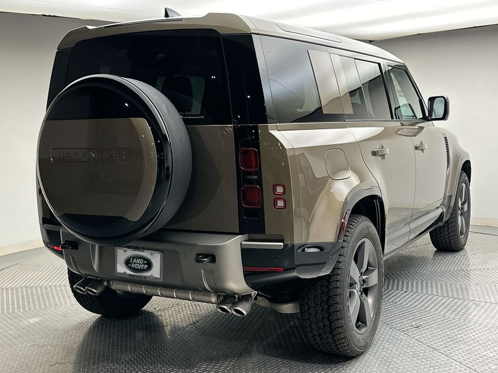 Thumbnail: 2025 Land Rover Defender - 14