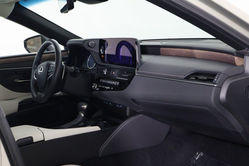 2025 Lexus ES 350 9