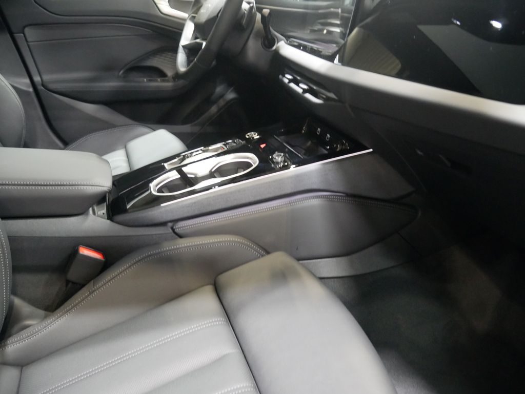 Thumbnail: 2026 Audi A6 - 27