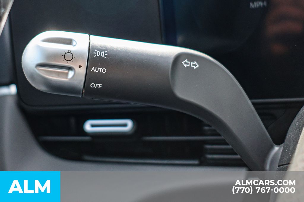 Used 2025 Blue Hyundai SEL image 33