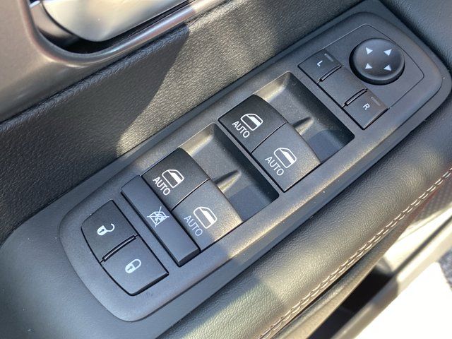 New 2026 Red Chrysler Select image 19