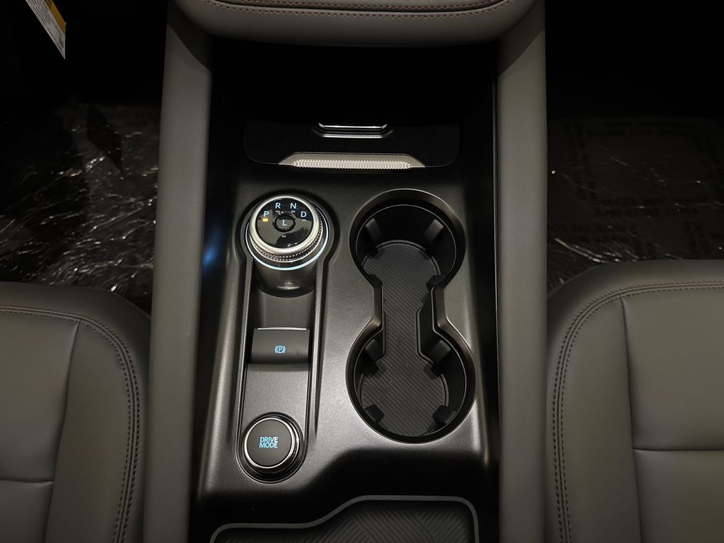 2025 Ford Explorer photo 7