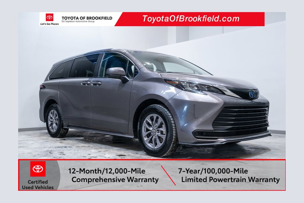 2024 Toyota Sienna LE 8-Passenger FWD