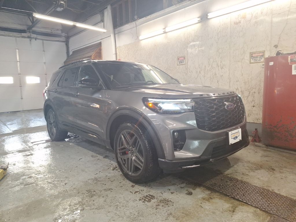 2025 Ford Explorer ST-Line AWD