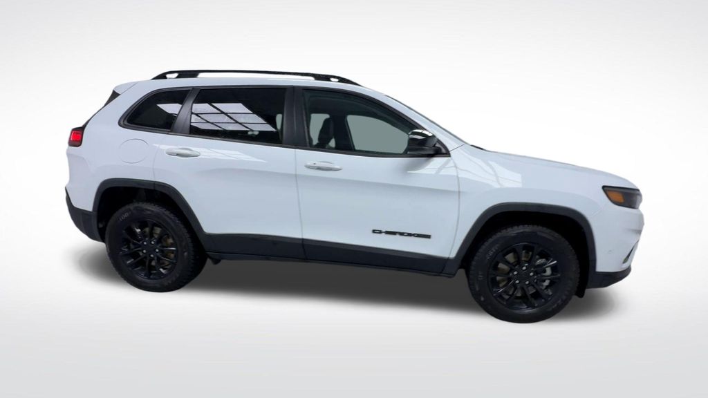 Used 2023 Jeep Cherokee SUV