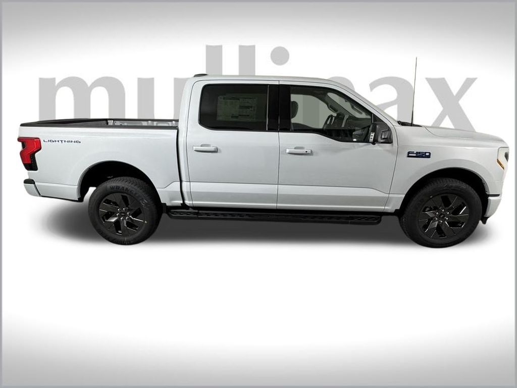 2025 Ford F-150 Lightning photo 13