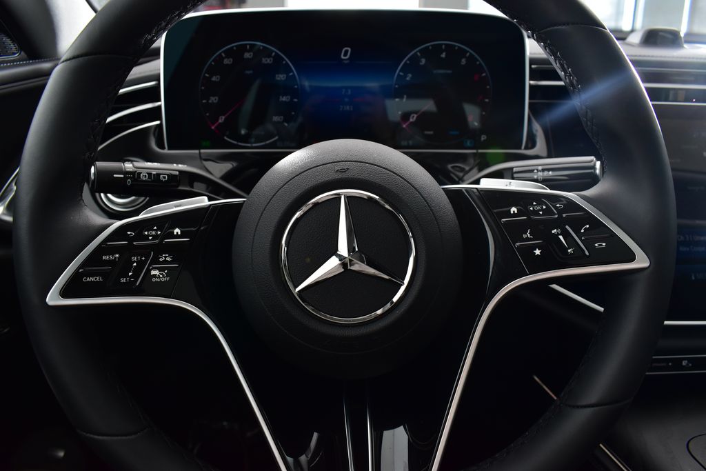 Thumbnail: 2025 Mercedes-Benz E-Class - 17