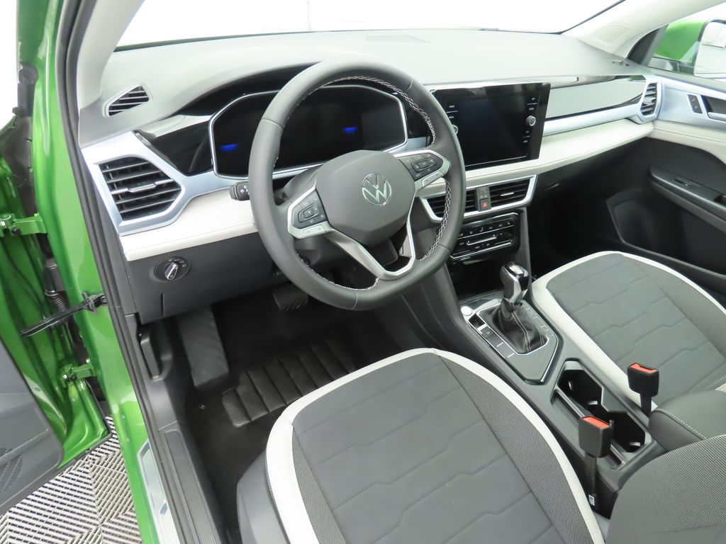 Thumbnail: 2025 Volkswagen Taos - 10