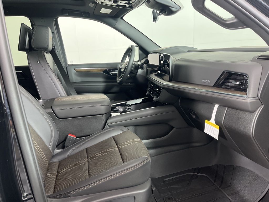 Thumbnail: 2026 Chevrolet Suburban - 8