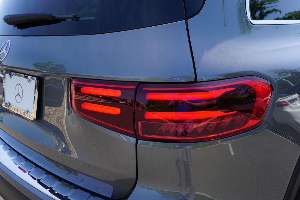 2025 Mercedes-Benz GLB 250 13