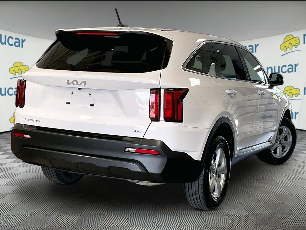 2023 Kia Sorento — photo 6