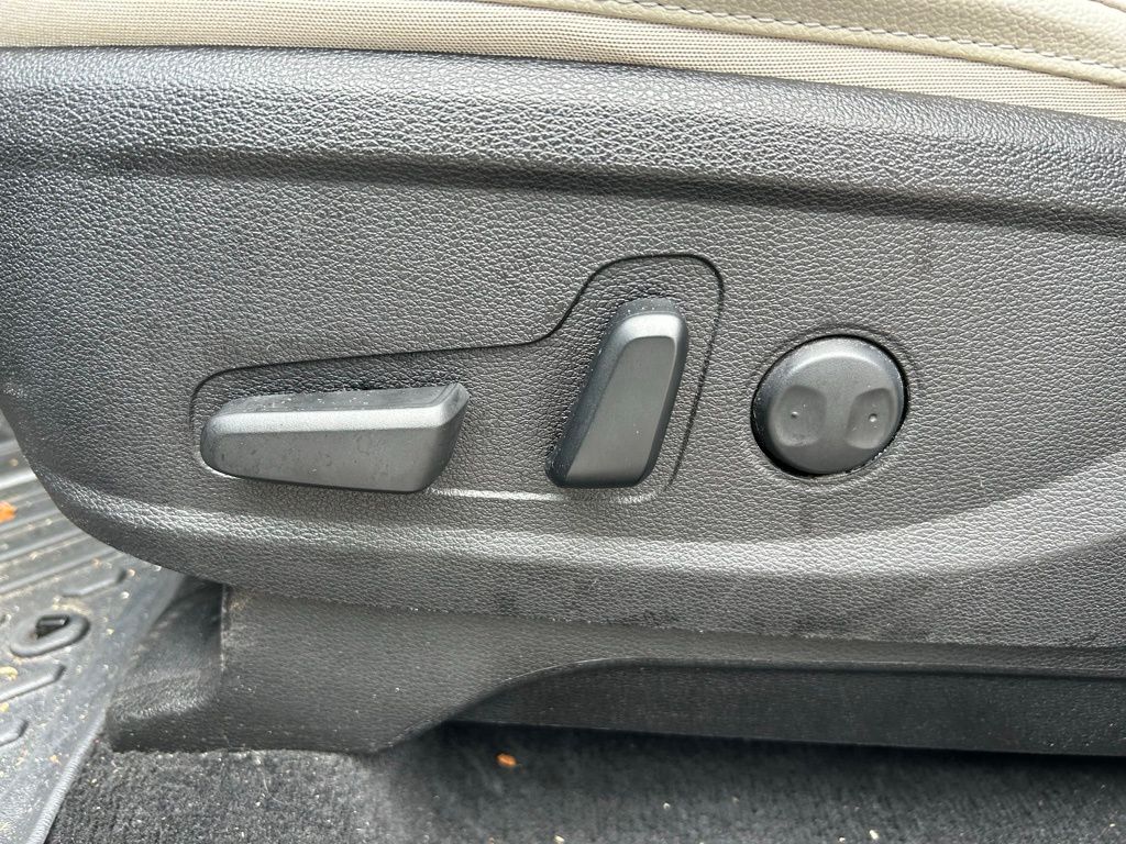 Thumbnail: 2022 Kia Telluride - 17