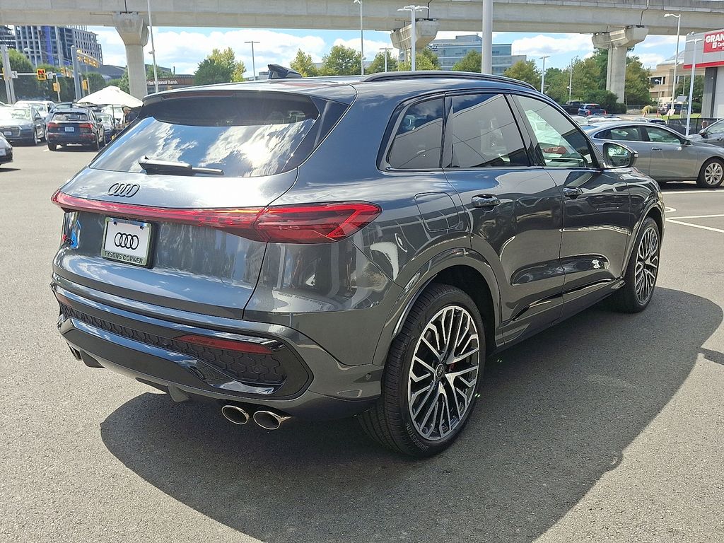 Thumbnail: 2025 Audi SQ5 - 3