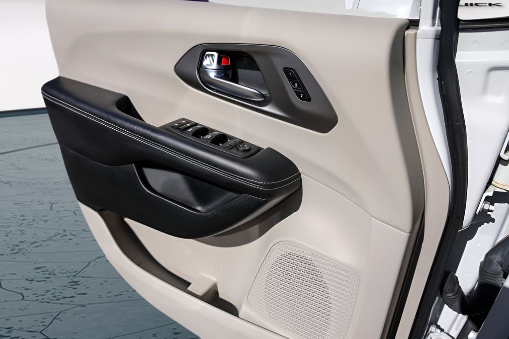 Used Car 2022 Chrysler Pacifica  Touring L For Sale Under $30,000 In Austin, Texas