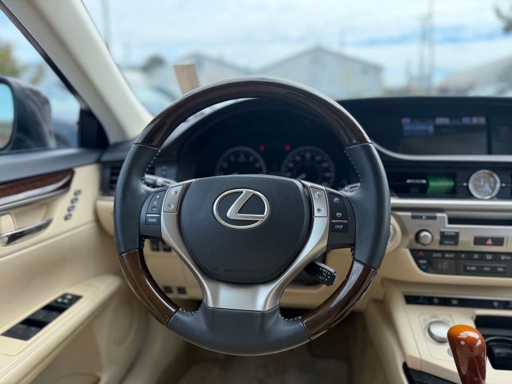 Used 2014 Lexus ES Sedan