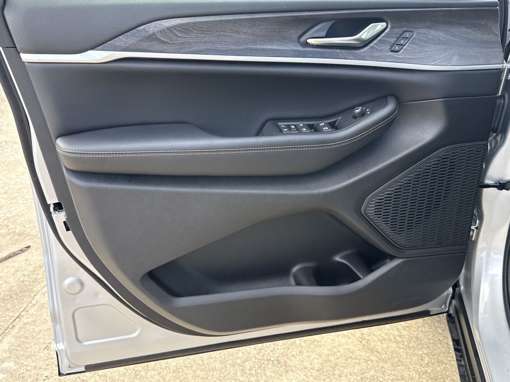 2026 Jeep Grand Cherokee L  Silver at Texan Dodge Chrysler Jeep Ram
