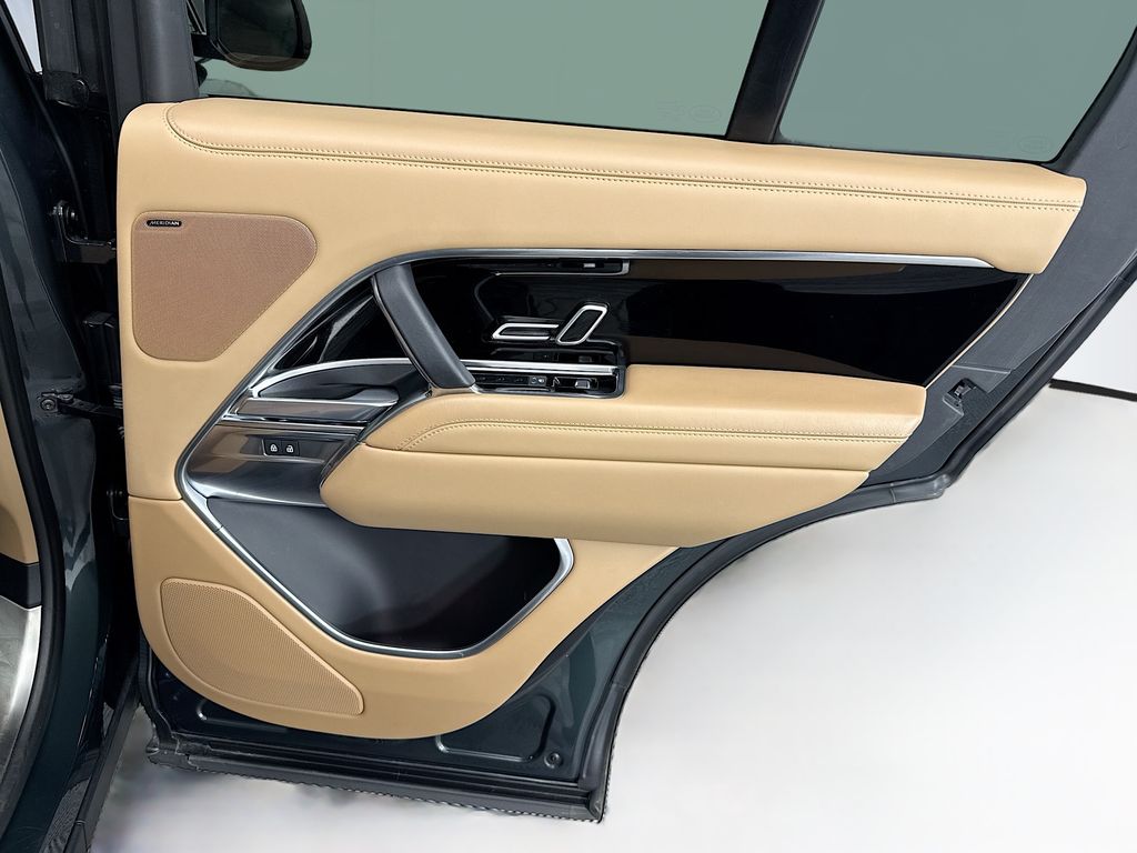 Thumbnail: 2023 Land Rover Range Rover - 28