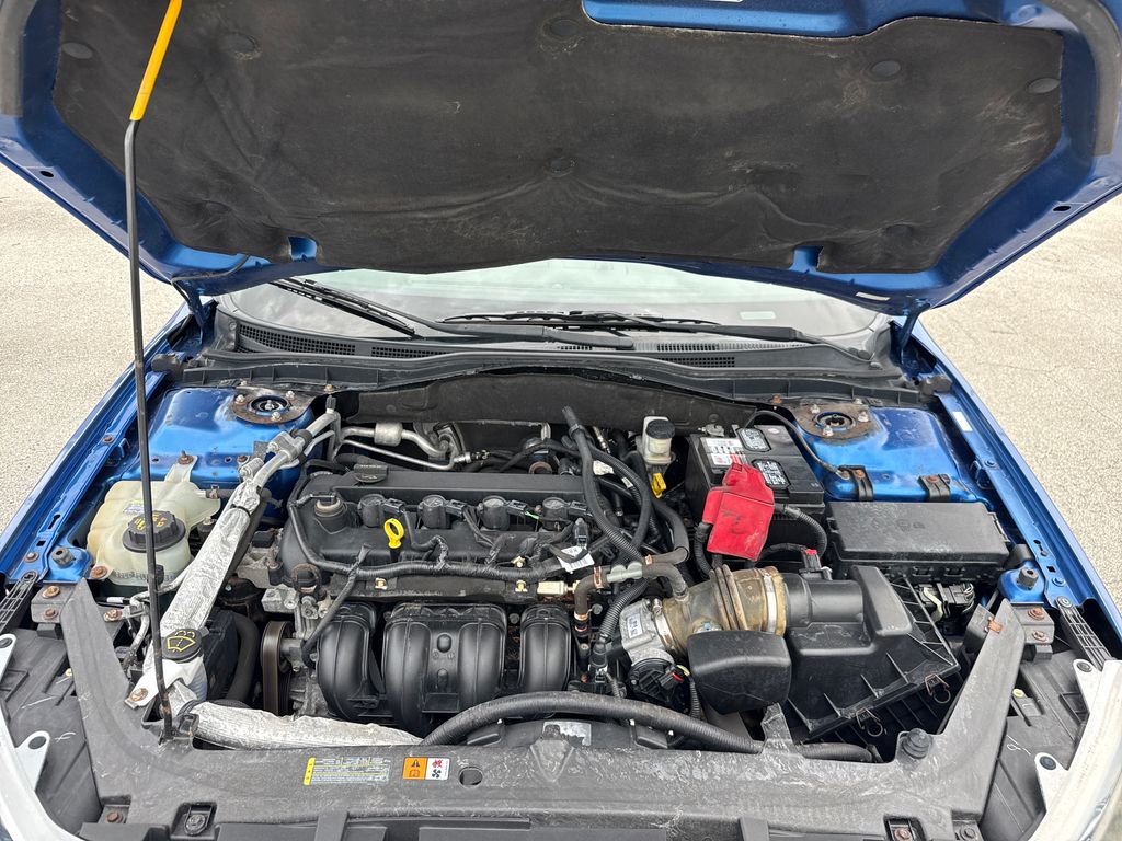 Used 2012 Blue Ford SE image 28
