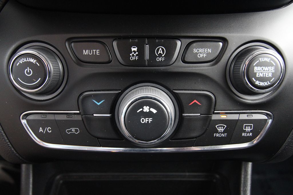 Used 2020 Jeep Cherokee SUV
