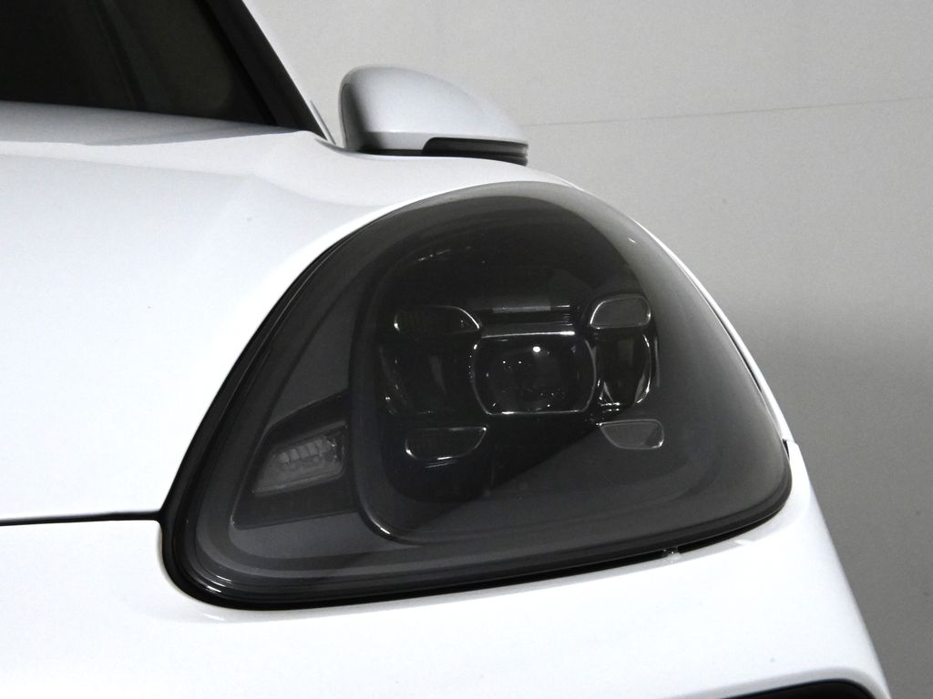 Thumbnail: 2022 Porsche Cayenne - 11