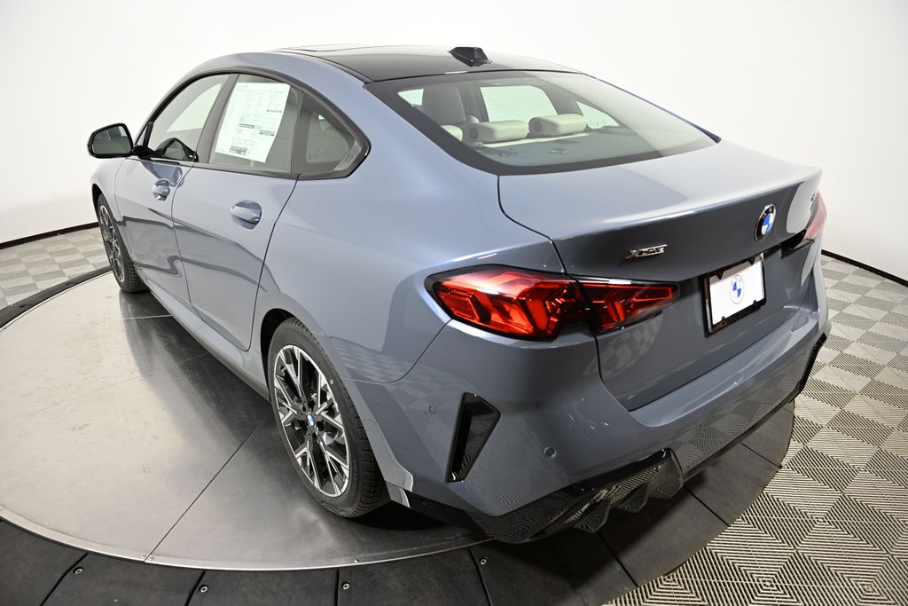 Thumbnail: 2026 BMW 2 Series - 3