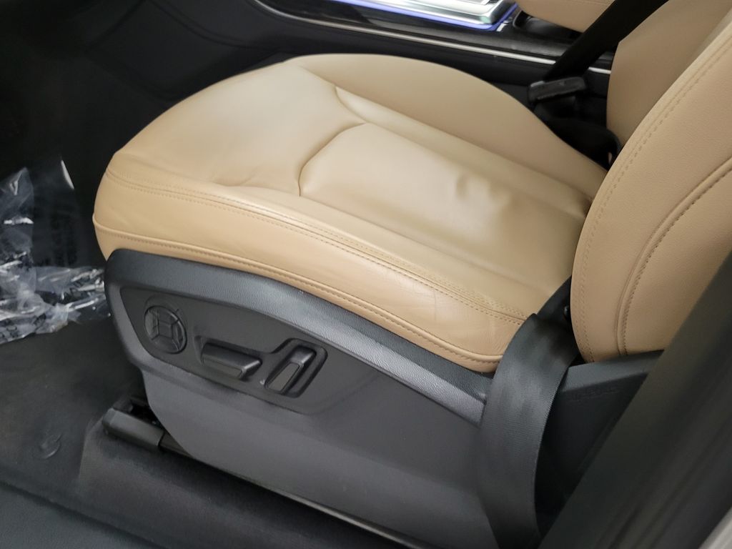 Thumbnail: 2023 Audi Q7 - 27