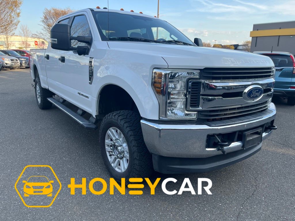 White 2018 Ford F-250 Super Duty XL Crew Cab 4WD Pickup Truck Four-Wheel Drive 6-Speed Automatic