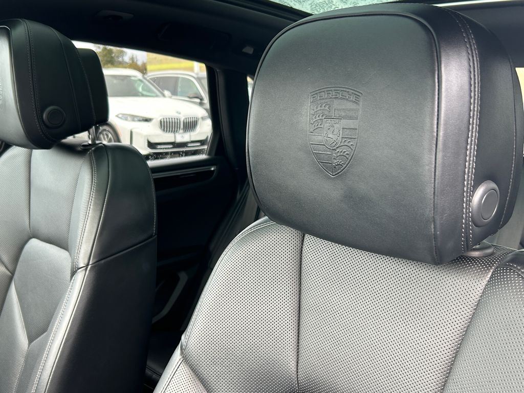 Thumbnail: 2023 Porsche Macan - 14