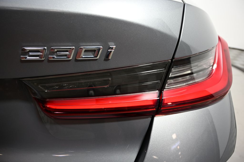2023 BMW 3 Series 330i xDrive 10