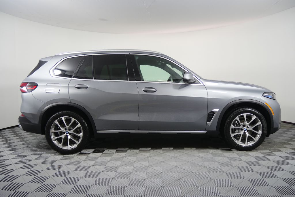 Thumbnail: 2026 BMW X5 - 2