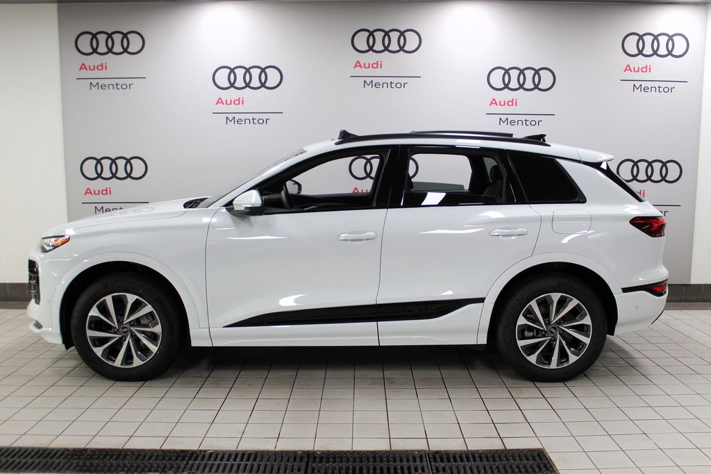 2025 Audi e-tron Premium 2