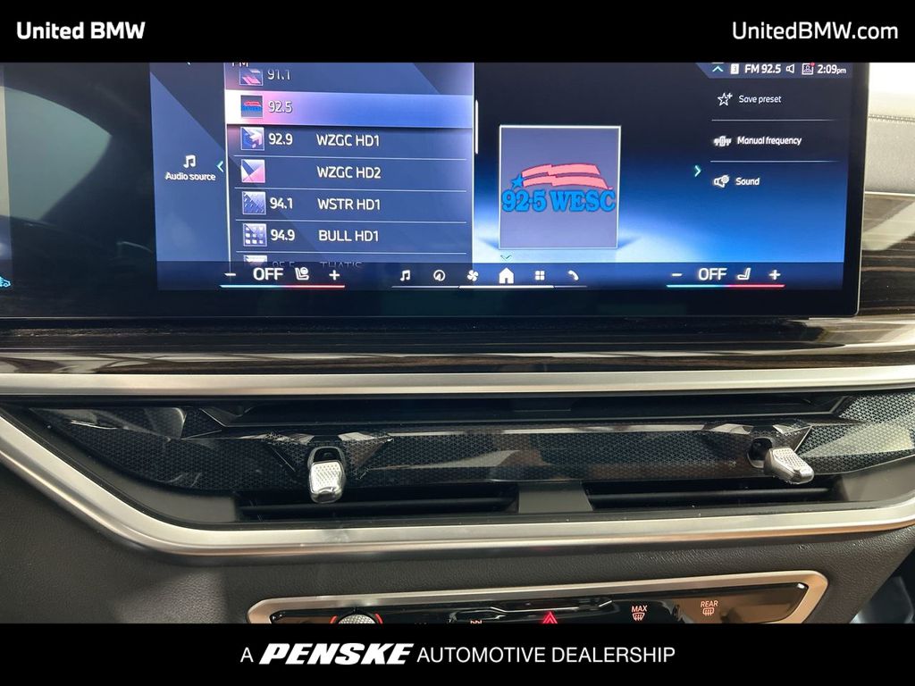 Thumbnail: 2025 BMW X7 - 16