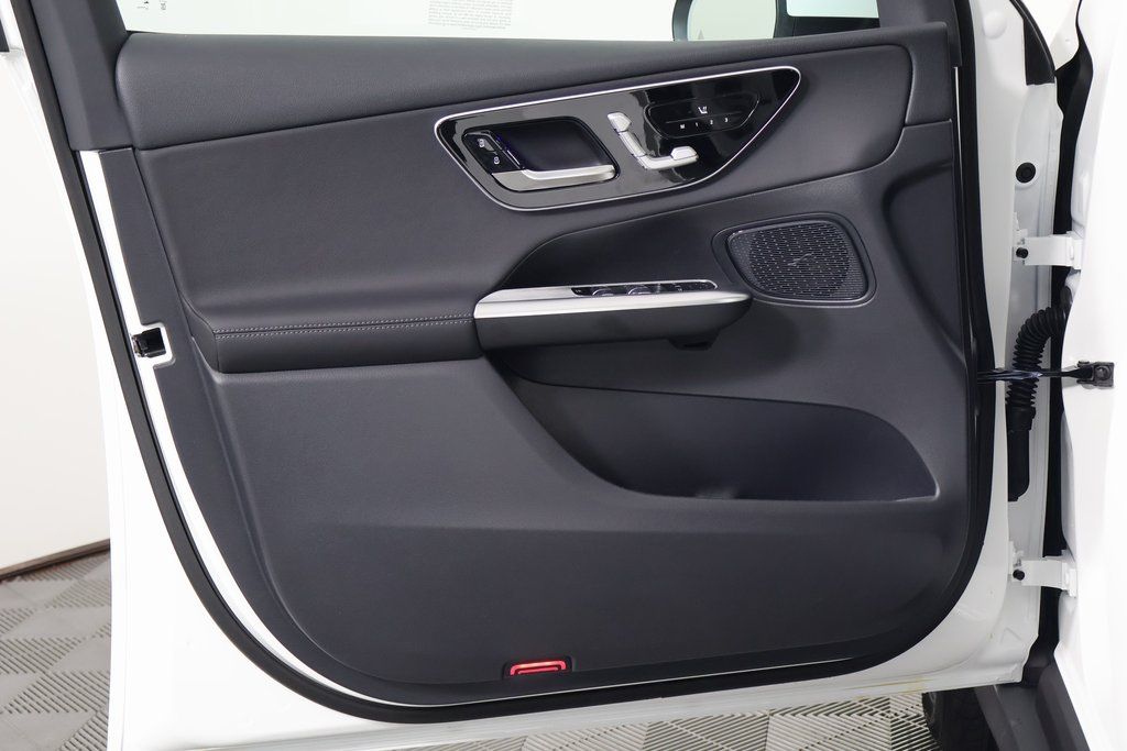 Thumbnail: 2026 Mercedes-Benz GLC - 7