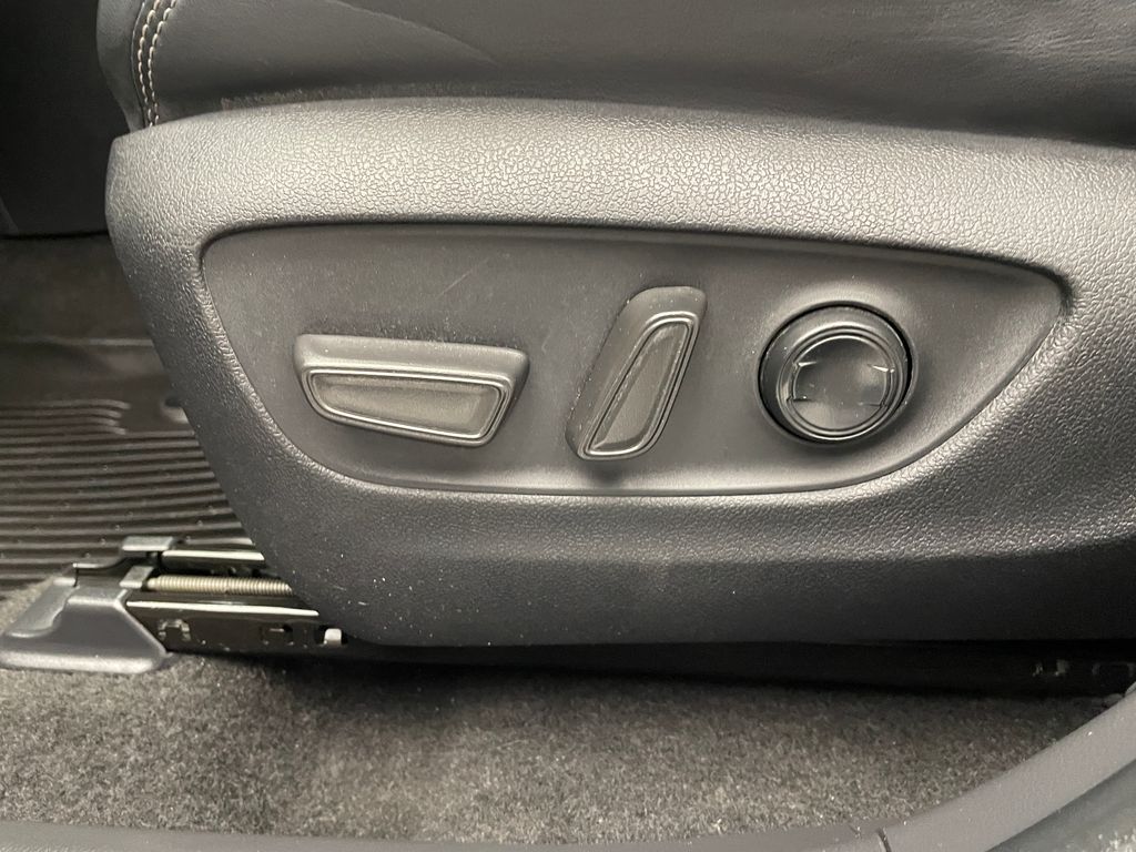 Thumbnail: 2023 Toyota RAV4 - 14