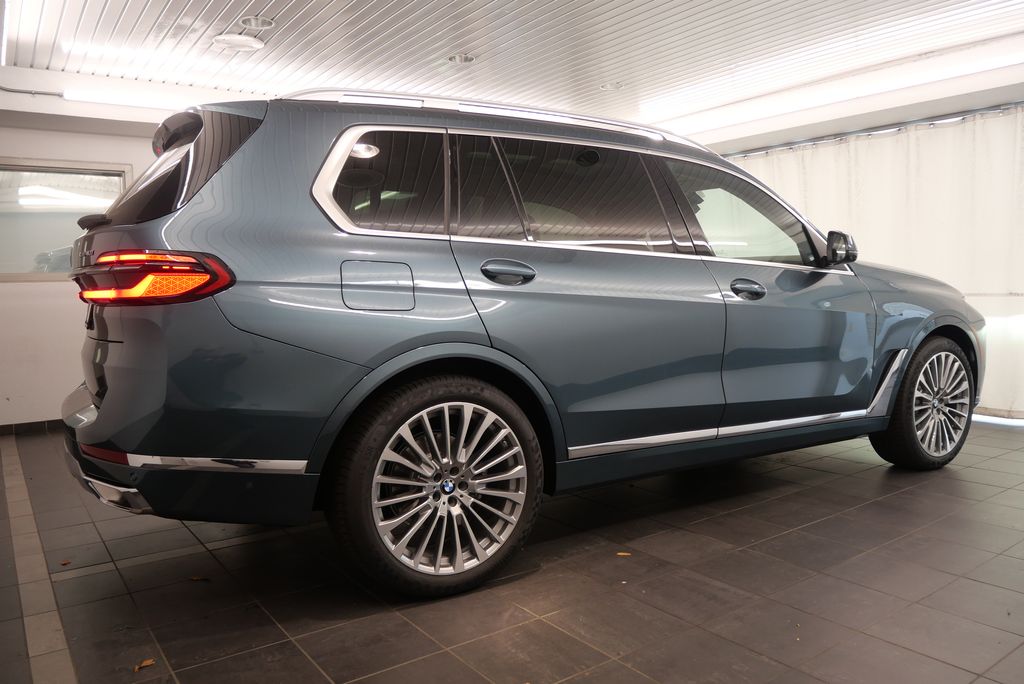 2025 BMW X7 xDrive40i 7