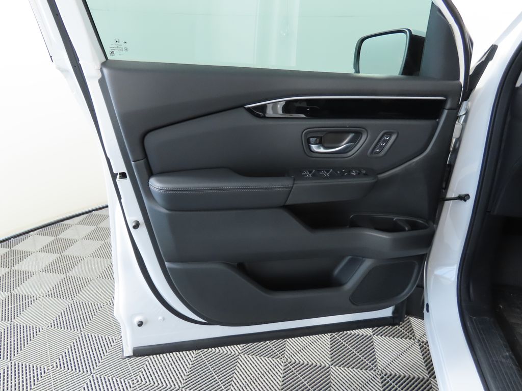 Thumbnail: 2025 Honda Pilot - 25