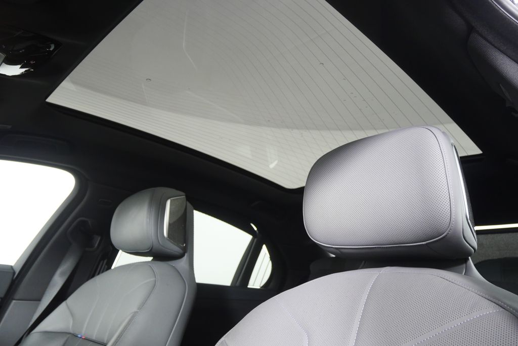 Thumbnail: 2023 BMW i7 - 11