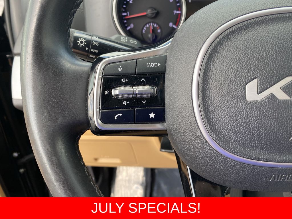 Used 2023 Kia Carnival Van