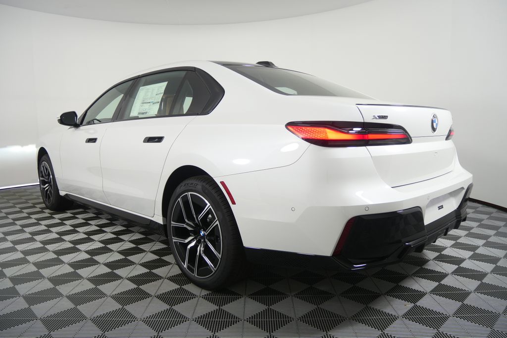 Thumbnail: 2026 BMW 7 Series - 5