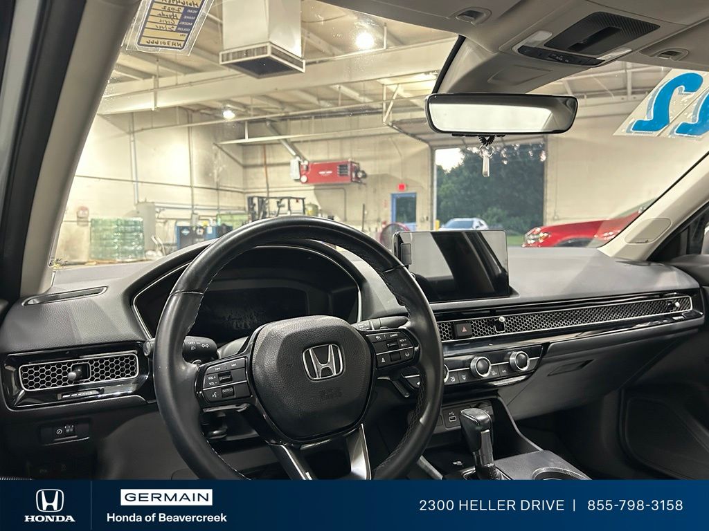 Used 2022 Silver Honda Touring image 15