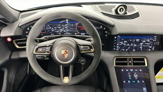 Thumbnail: 2025 Porsche Taycan - 3