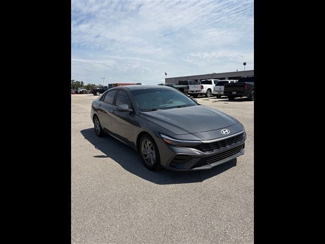 Ecotronic Gray 2024 Hyundai Elantra Sedan Front-Wheel Drive Continuously Variable Transmission