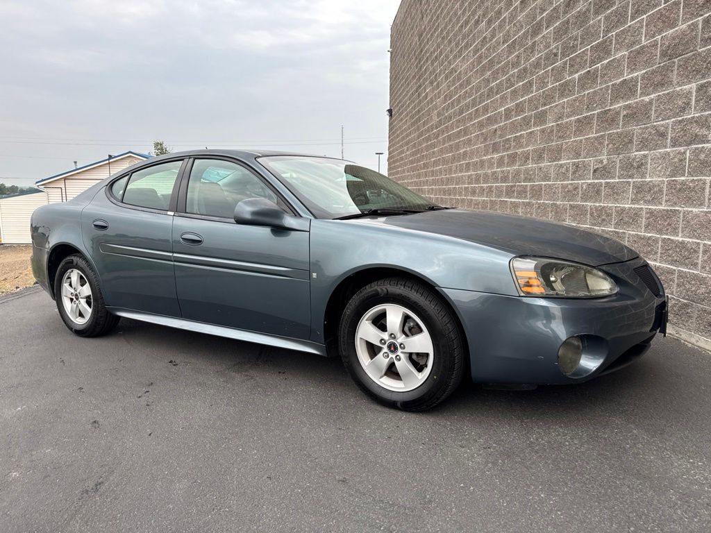  2006 Pontiac Grand Prix Base   
