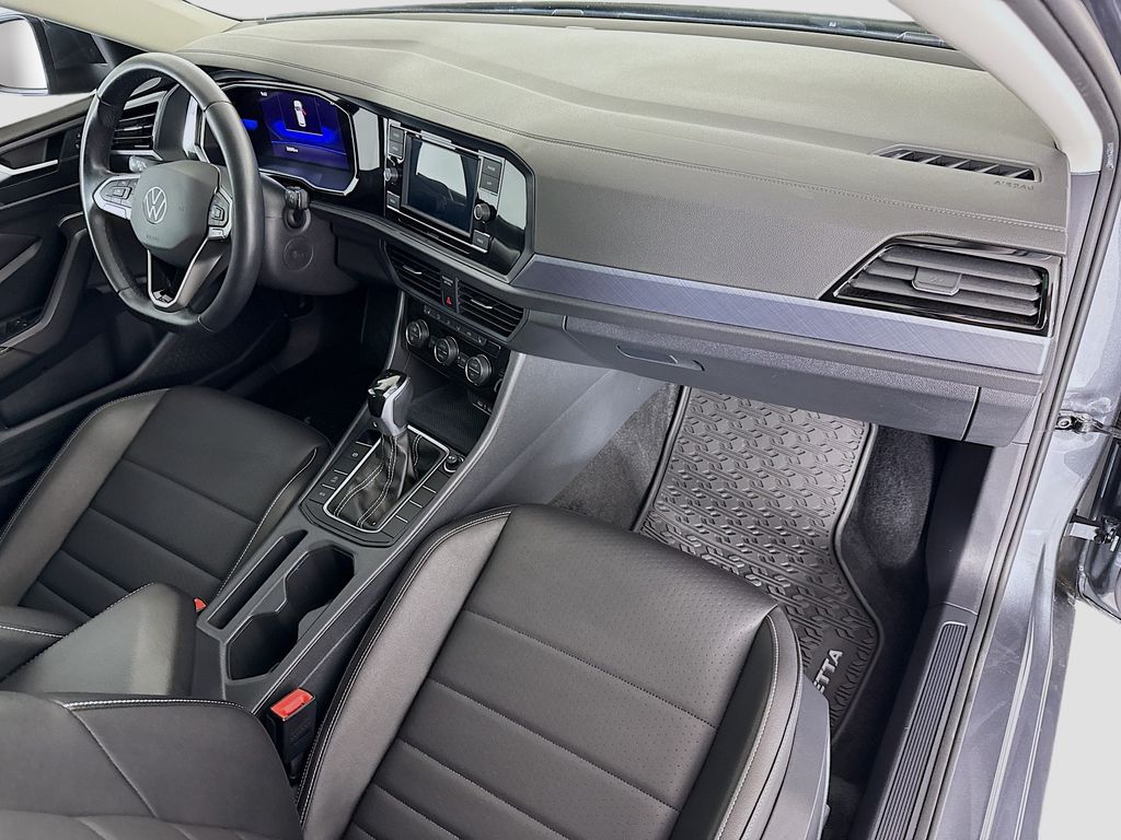 Thumbnail: 2024 Volkswagen Jetta - 16